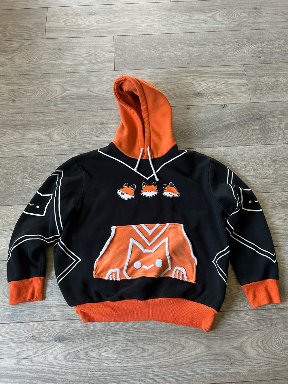 Fundy Fox Hoodie Black/Orange Size XL
